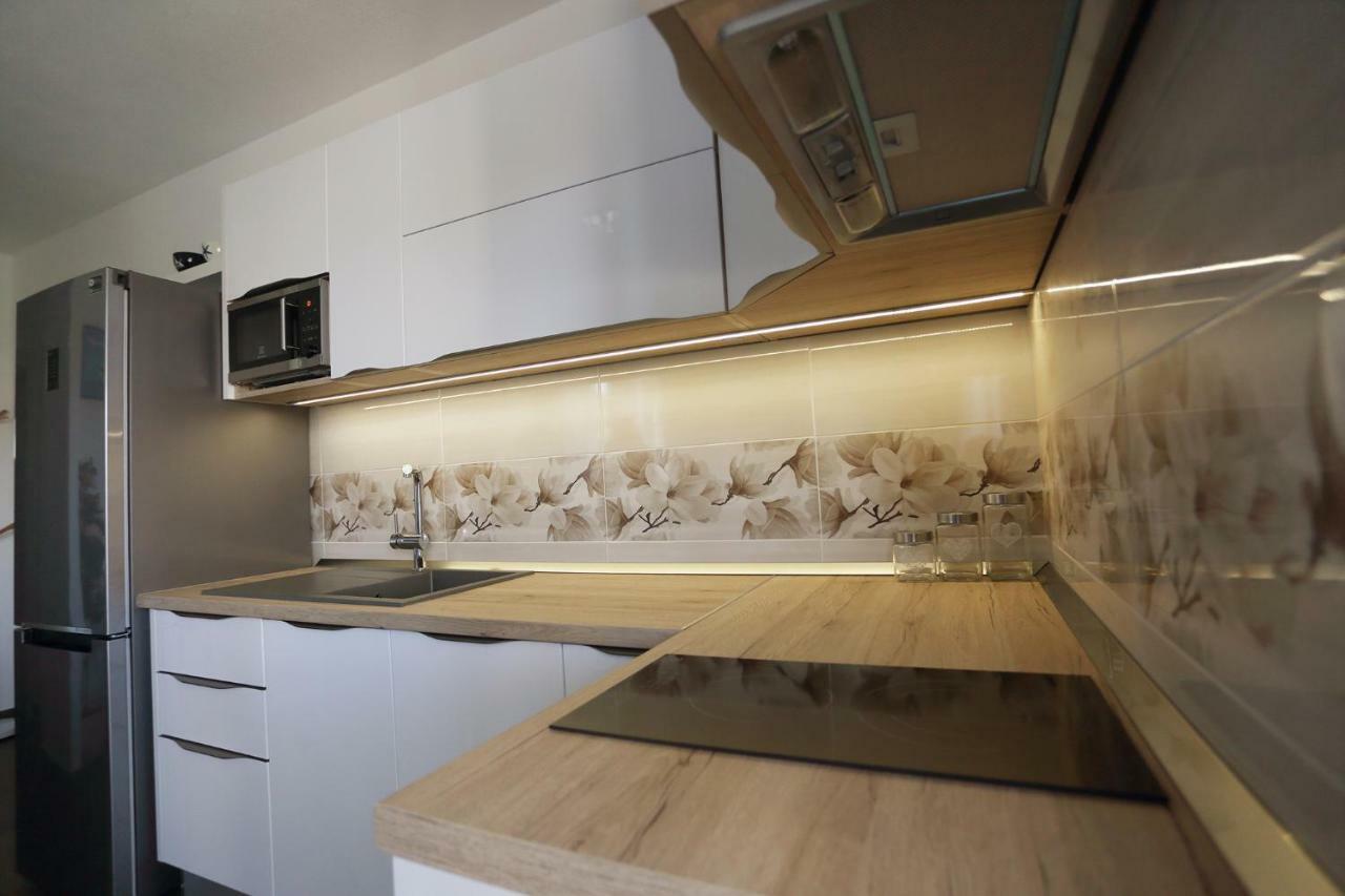 Apartments Romarin Супетар Экстерьер фото