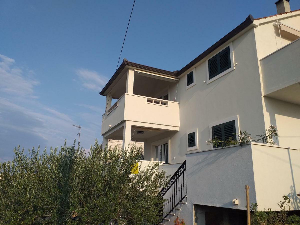 Apartments Romarin Супетар Экстерьер фото